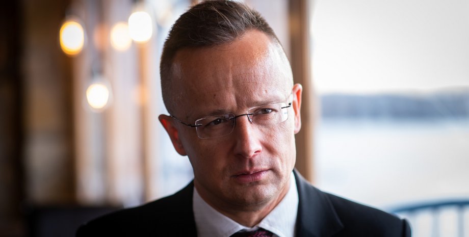 Петер Сійярто