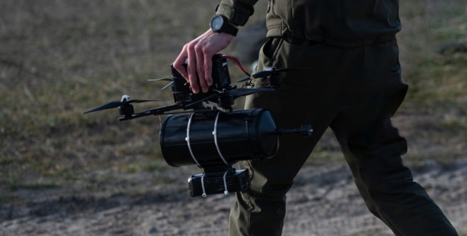 Existují modely dronů, které mohou nést až 3 kg množství. Některé z prokázaných ...