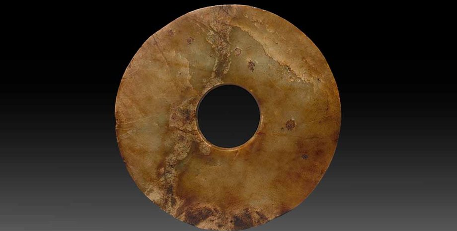 Китай, нефрит, диск, неолит, материал, нефритовый диск, артефакт, символ, культура, значение, загадка, гробница, захоронение, потусторонний мир, гипотеза, ритуал, небесное явление, археологи, археология, металлические инструменты, камень, Лянчжу