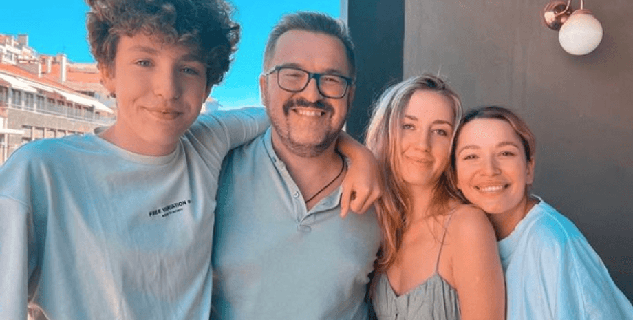 Александр Пономарев с детьми