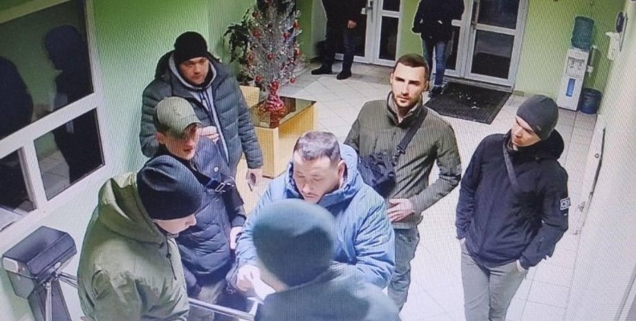 тактическая медицина, тактические жгут и бинты, поставки для российской армии, государственная измена, компания Киевгума