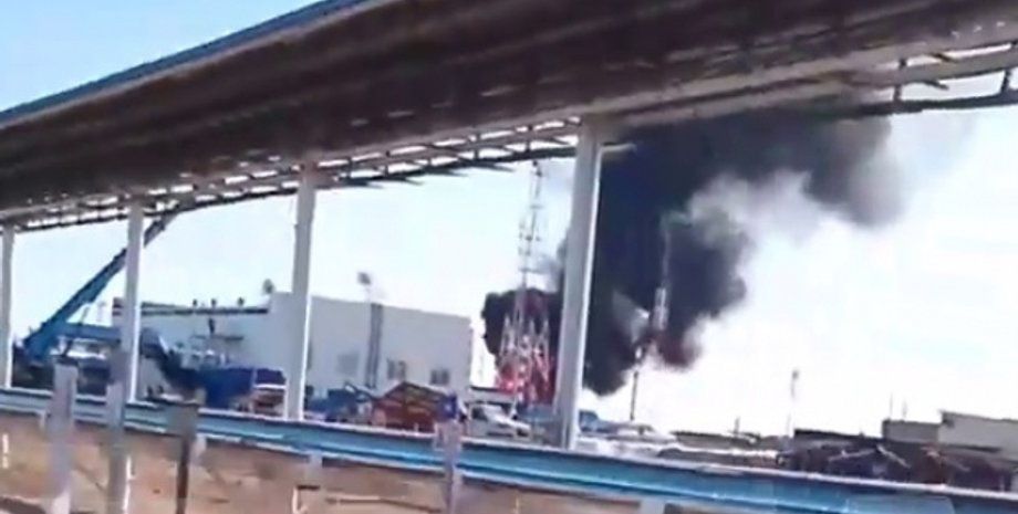 Усинський НПЗ у Комі, Усинський НПЗ РФ, Усинський НПЗ 6 серпня, Республіка Комі 6 серпня, Усинський НПЗ пожежа, Усинський НПЗ інцидент