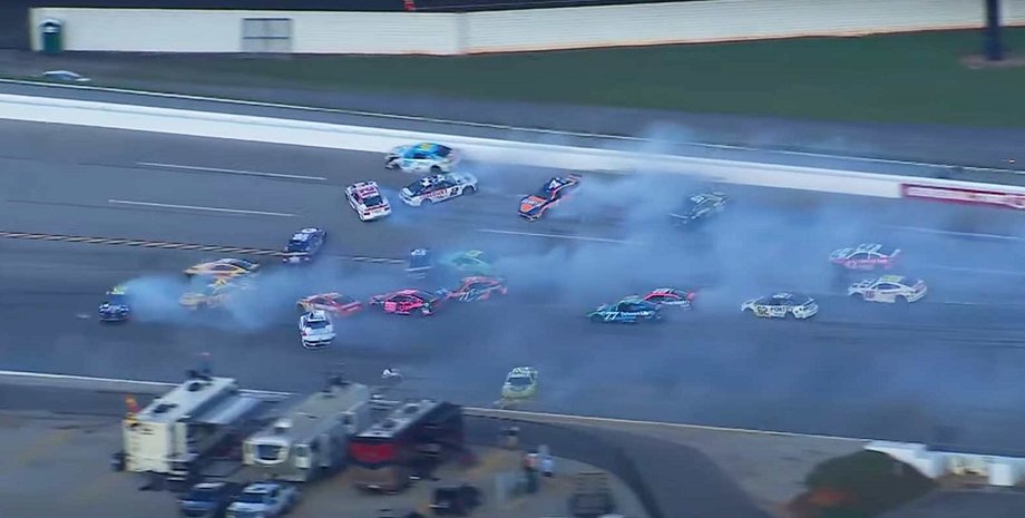 авария наскар, гонки NASCAR, самая большая авария, авария в NASCAR, The Big One
