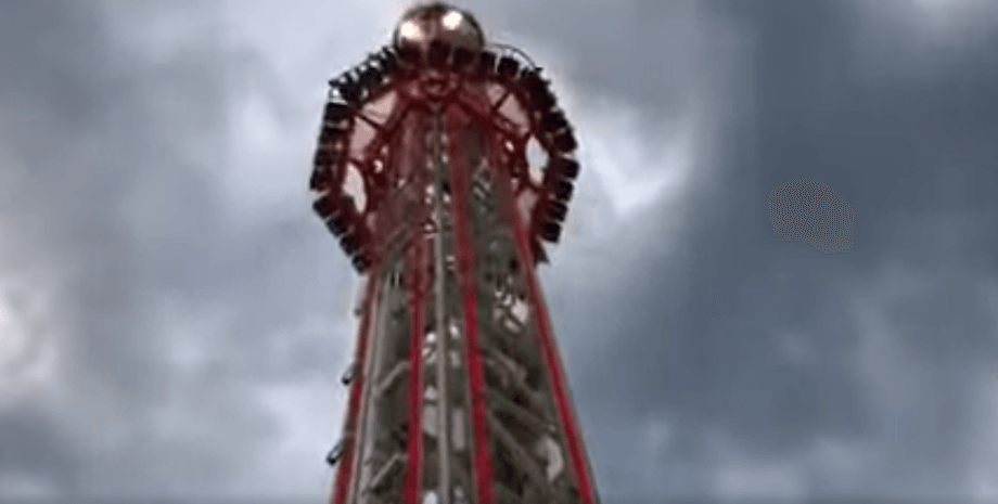 Одеса Power Tower Одеса Луна-парк люди застрягли на атракціоні