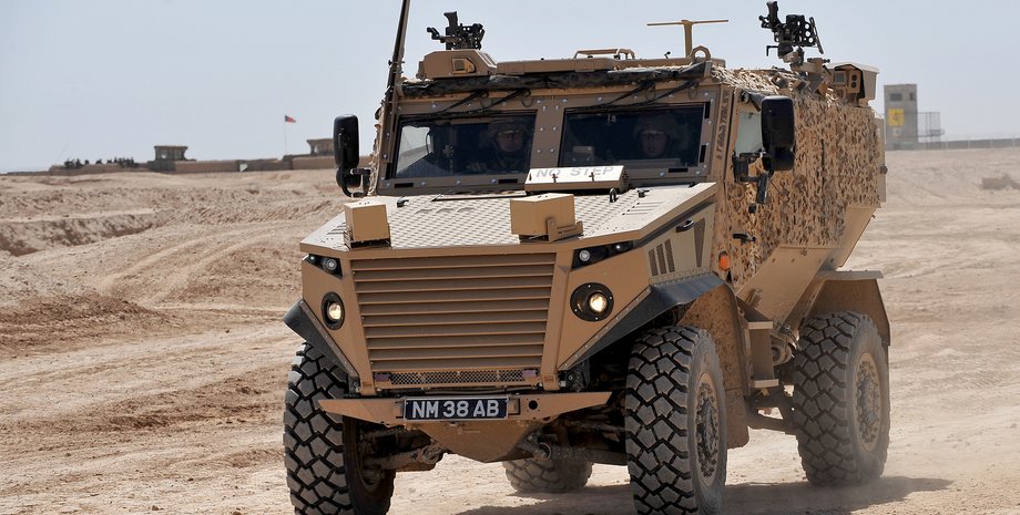 броньовики для британії