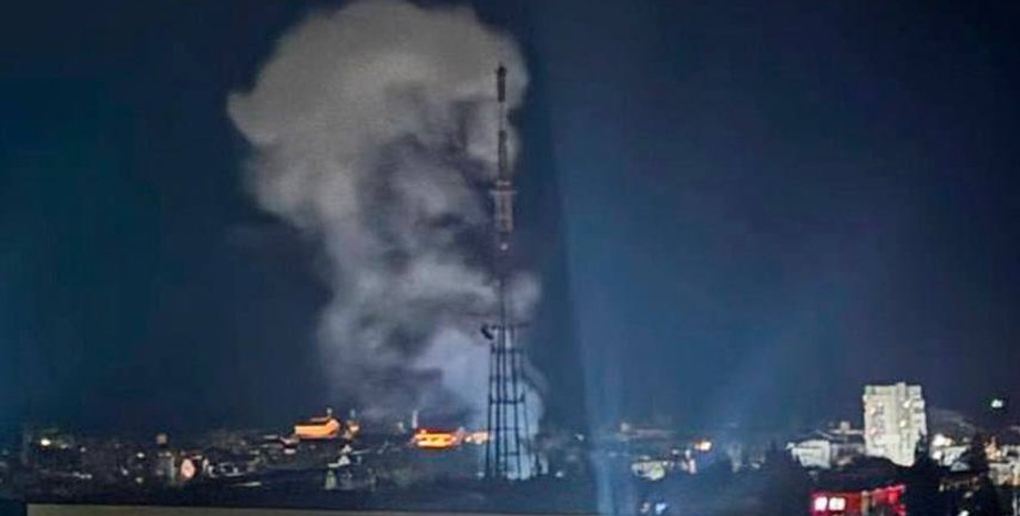 Поширити: Мешканців Чернігова попросили не наближатися до телевежі, яка розташов...