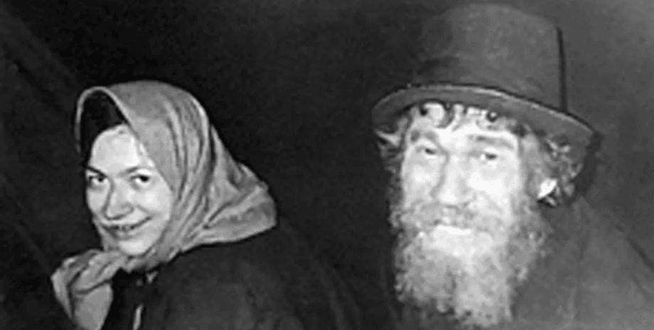 Семья жила в сибирском лесу, не знали о войне, жили в лесу, разговаривают на своем языке, умерли от голода, отрезанные от мира,