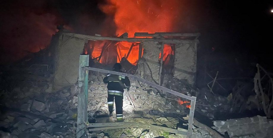 Співробітник ДСНС, фото