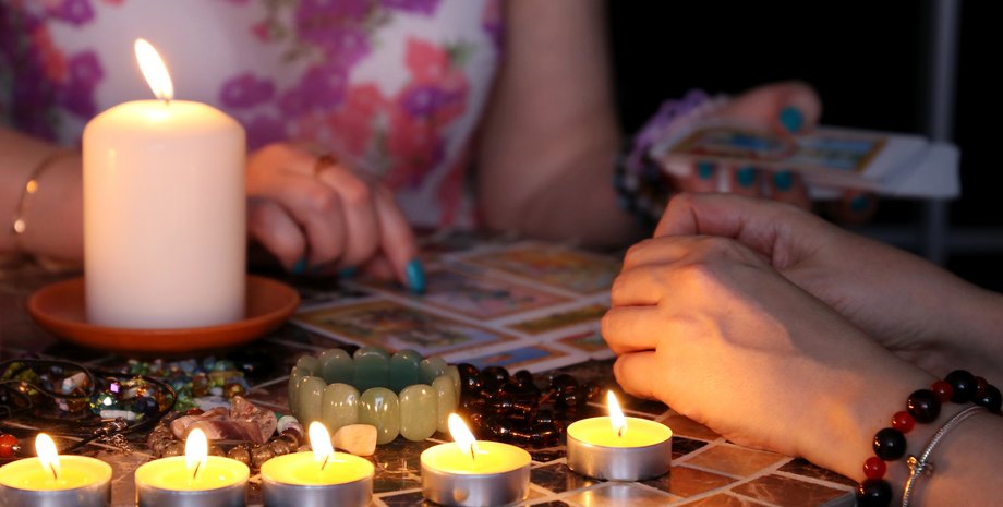 гадалка, таро, ясновидиця, провидиця, магія, екстрасенс