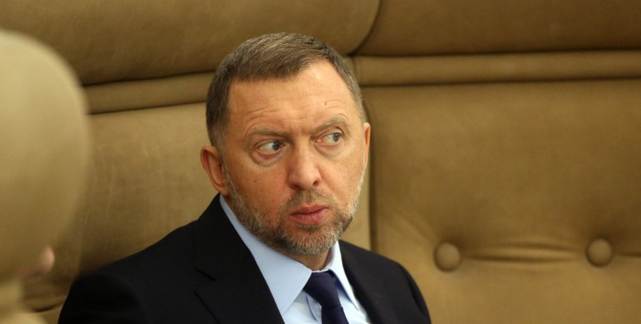 Según la oficina del fiscal, en 2000, la tenencia de Oleg Deripaska fue privatiz...