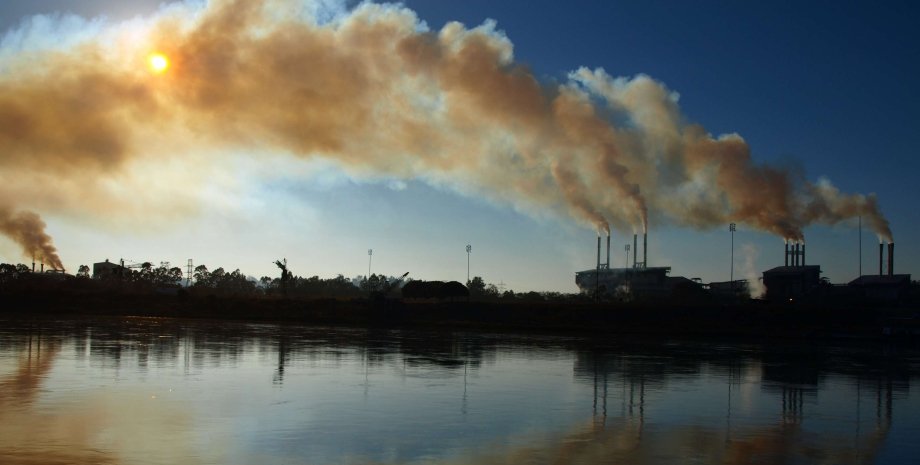 загрязнение свинцом, фабрики, грязный воздух, вода, фото