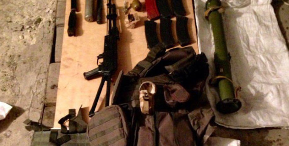 Изъятое оружие и боеприпасы преступников / Фото: Пресс-служба Нацполиции