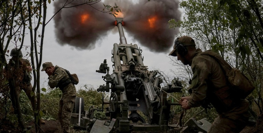 обстріли, війна в Україні, стрільба з артилерії