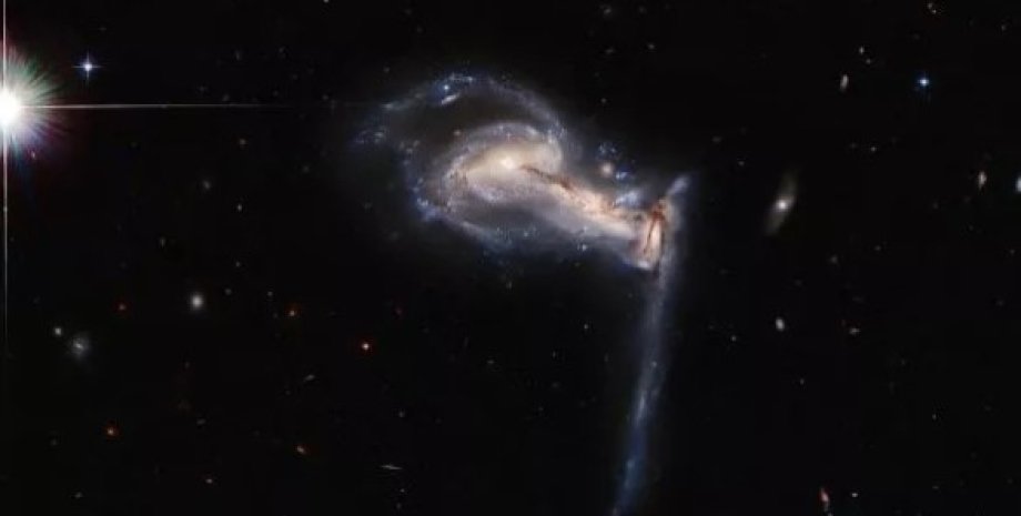 Скопление галактик Arp 195