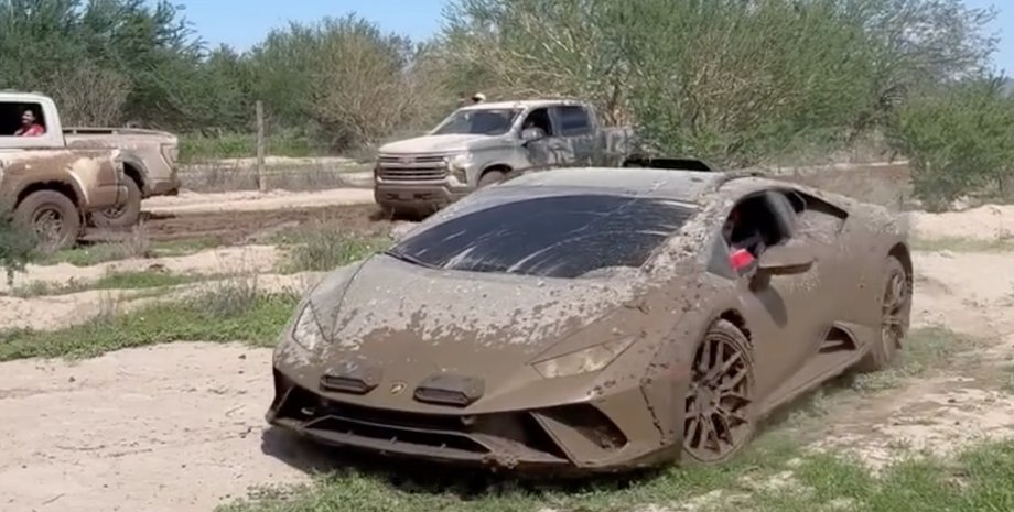 Lamborghini Huracan бездорожье