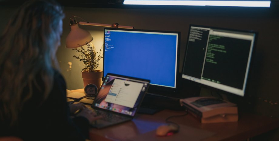 Хакер, програміст, кодування, комп'ютер