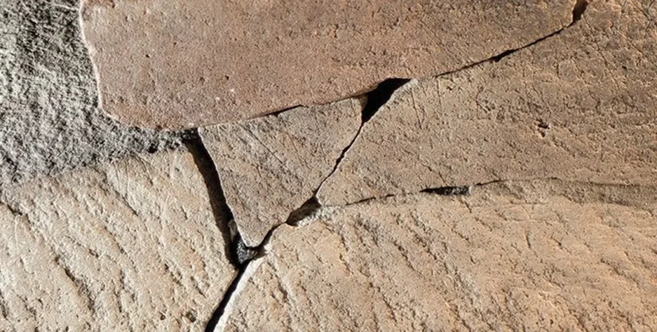 Археологи виявили найдавніші руни