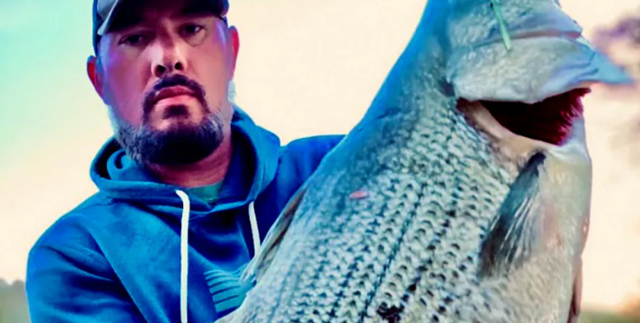 Рибак встановив новий рекорд штату, Кіт Снайдер, гібридний окунь, рибалка, фото, США, курйози