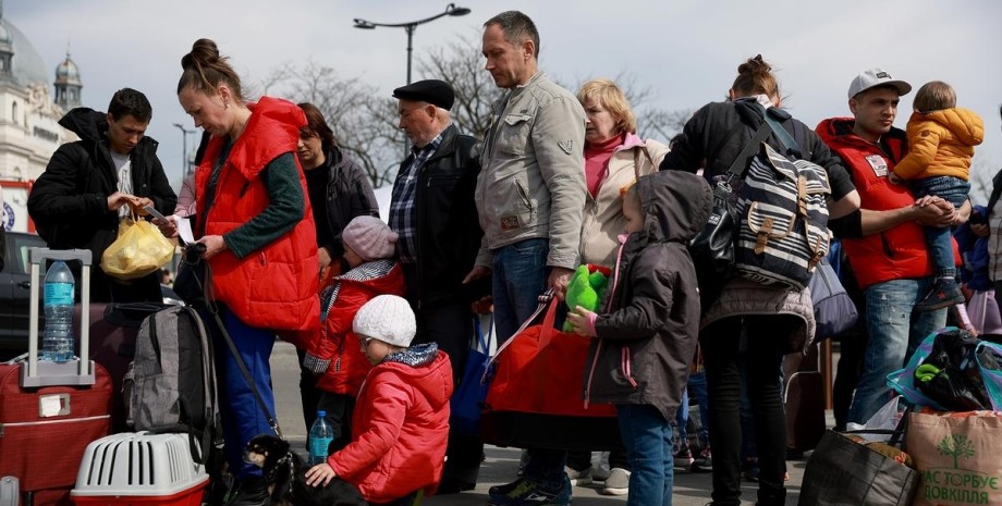 беженцы из Украины, украинские беженцы в Польше, доходы от беженцев, сколько налогов заплатили беженцы
