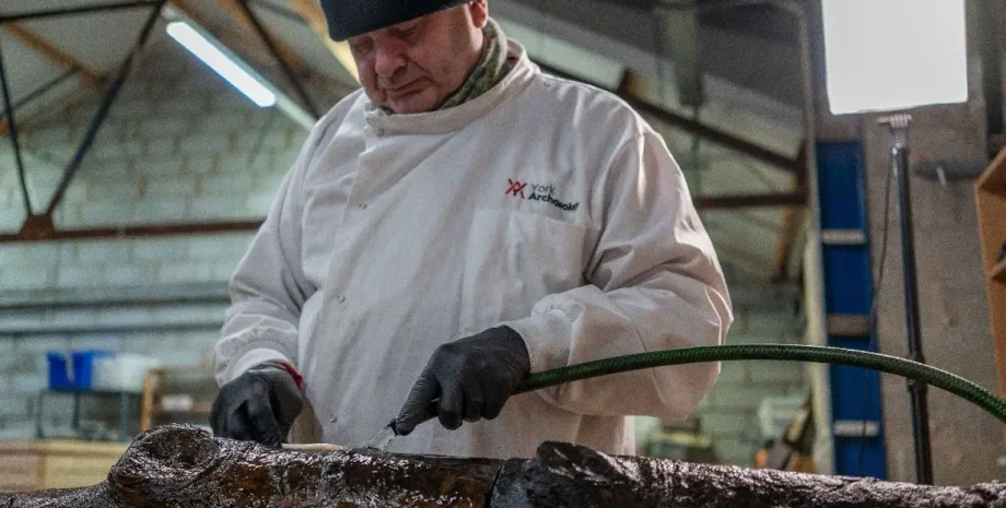 Англия, замок, археологи, археология, гражданская война, укрепления, артефакты, раскопки, Шеффилд, колья, оборона, история