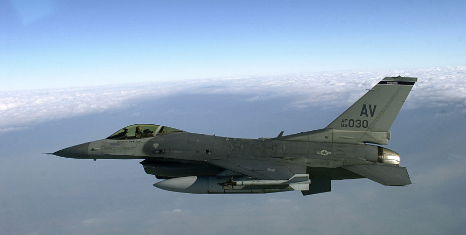 Истребитель F-16 / Фото: www.af.mil