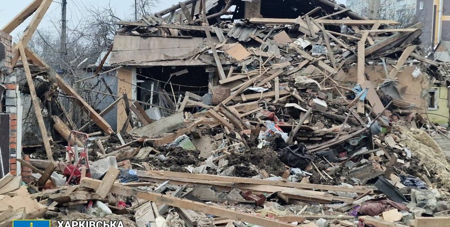 разрушенный дом, Чугуев, обстрел Чугуева, удар по Чугуеву