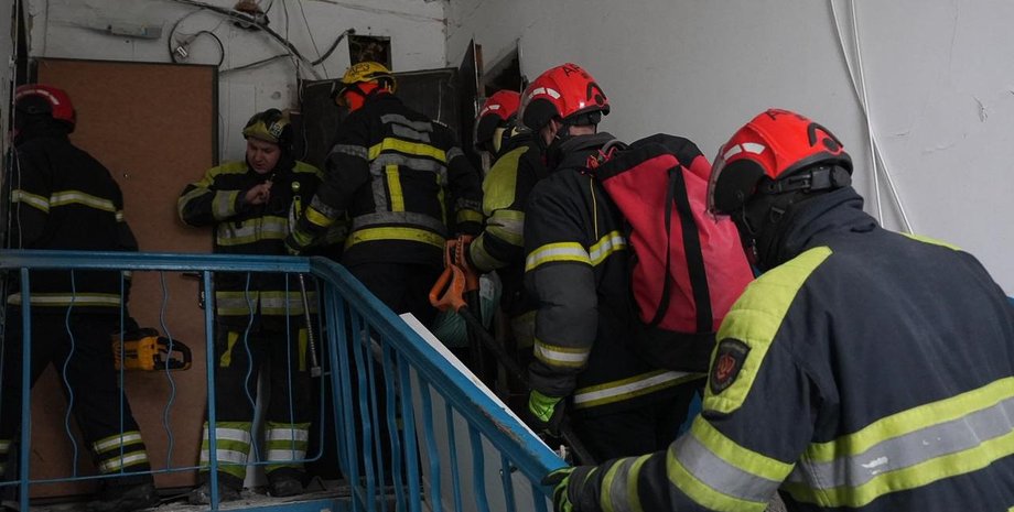 Рятувальники ДСНС Київ