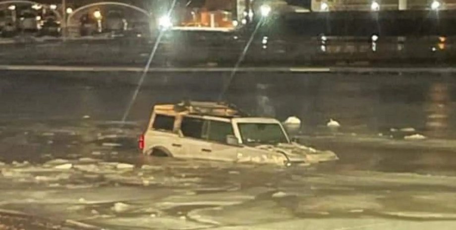 Ford Bronco 2022, Ford Bronco, новый Ford Bronco, авто-утопленник, ДТП, внедорожник Ford