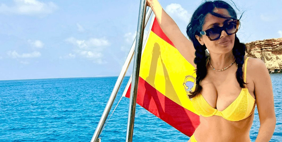 Сальма Хаєк, Сальма Хаєк фігура, Сальма Хаєк в купальнику, іспанія, ібіца, відпочинок в іспанії