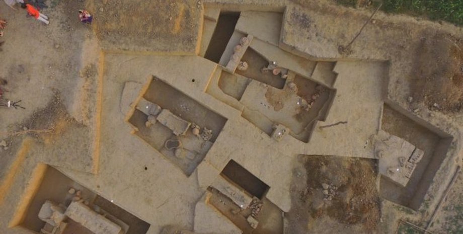 культура, археологи, археологія, артефакти, зброя, колісниці, Індія, знахідка, некрополь, поховання, розкопки, цивілізація, кераміка, Інду, візерунки, Сінаулі