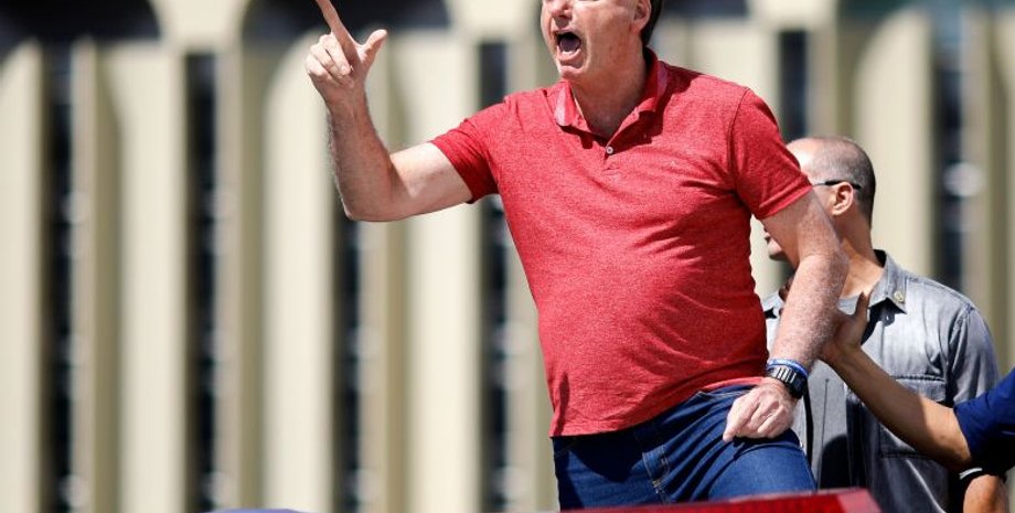 Жаир Болсонару на протесте. Фото: AFP