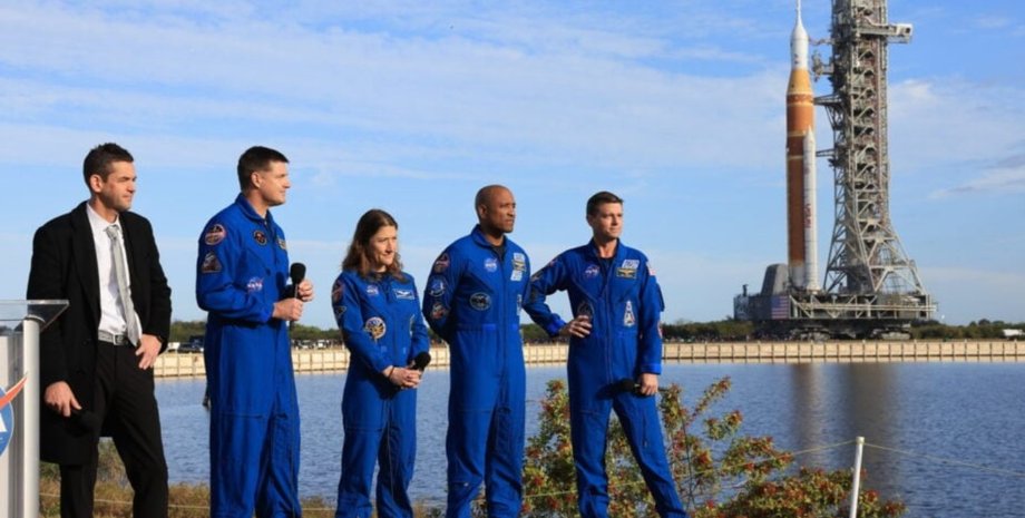 Джаред Айзекман Артемида-2