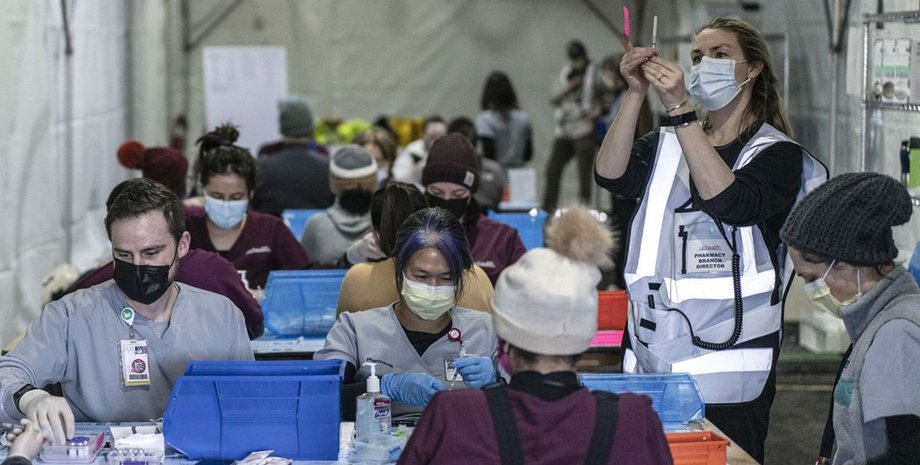 Гонконг, коронавірус, вакцинація, припинення, вакцина, Pfizer, BioNTech,