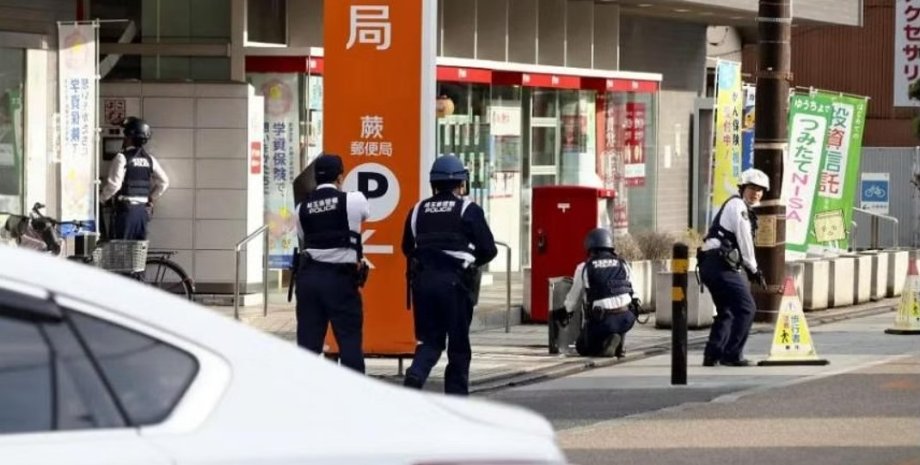 Полиция в Японии, заложники в Японии, стрельба в Японии, вооруженный мужчина Японии