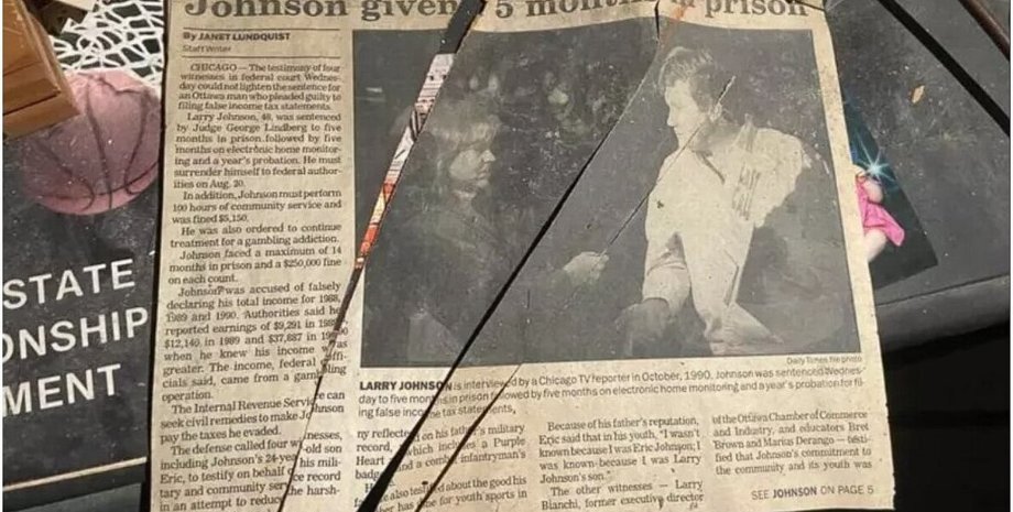 Тайная комната в доме, купила дом, нашла тайную комнату, держала в секрете, старинные вещи, темная комната, старые фото