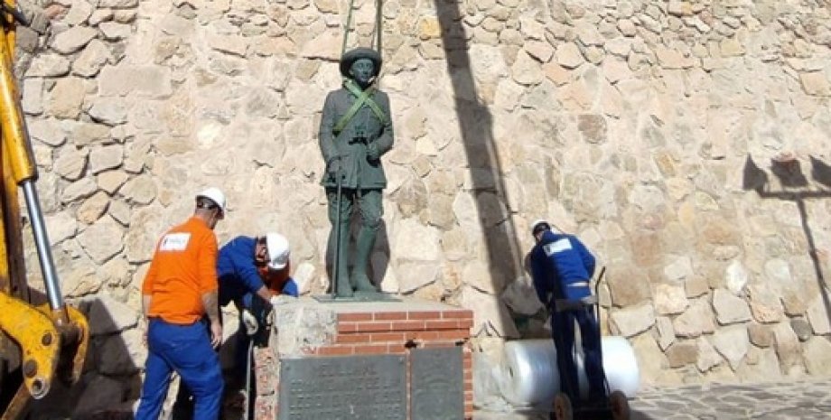 Испания, памятник, статуя, диктатор, Франсиско Франко, Мелилье