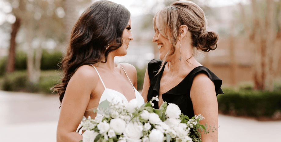 Невеста и свекровь, жених, жених покинул невесту, уехал с матерью, маменькин сынок, остался с матерью после свадьбы