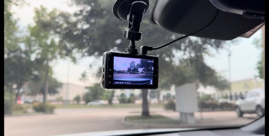 Відеореєстратор, запис із відеореєстратора, комедія по сусідству, сусід помив машину, шланг із водою, смішне відео, смішний ролик,