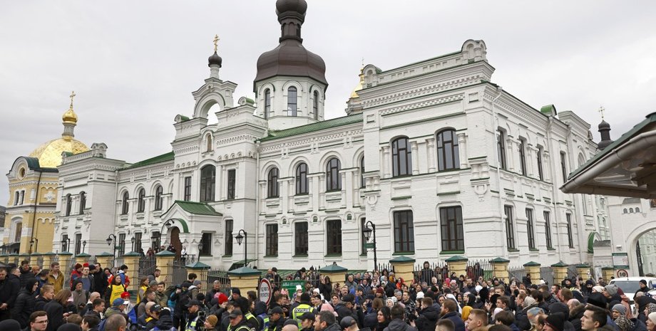 Киево-Печерская лавра, выселение из Киево-Печерской лавры, упц мп, упц мп в украине,