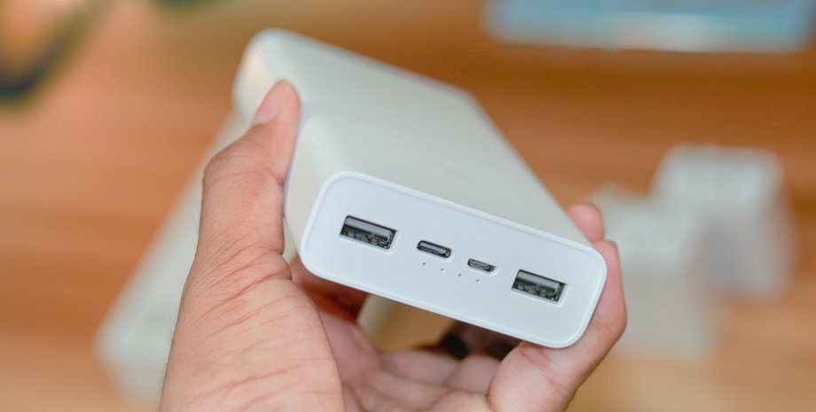 Micro-USB в повербанку