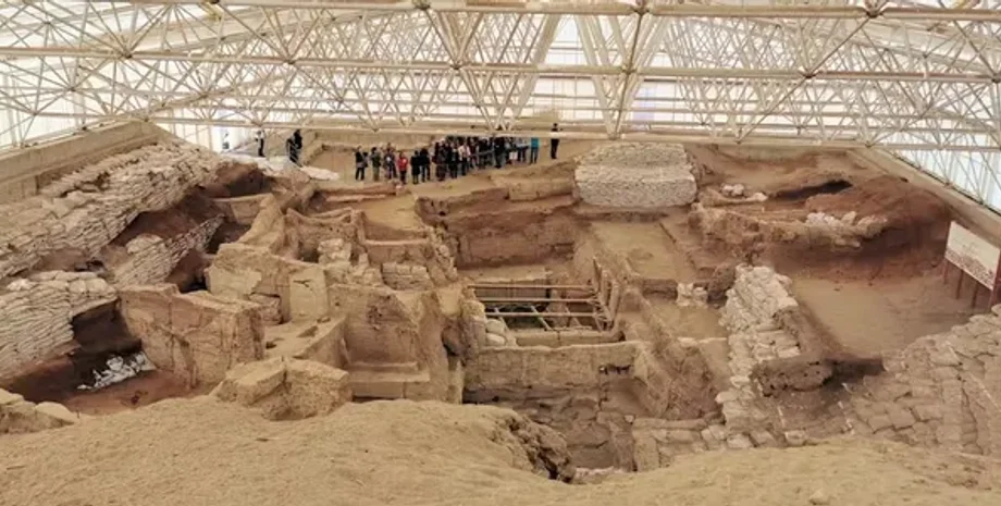 археологи, археология, Чаталхеюк, Турция, Триполье, исследования, болезнь, дом, население, животные, захоронения, ДНК, цивилизация, упадок, общество, Украина, наука, поселение