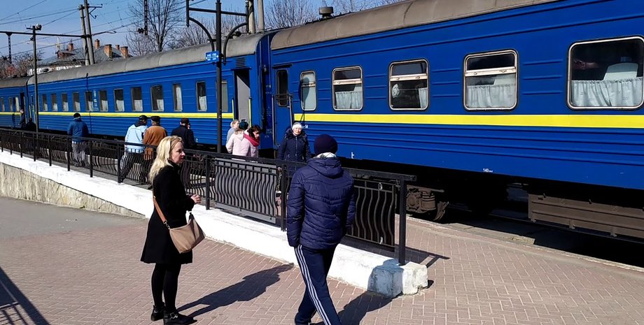 укрзализныця, поезд, трускавец, киев