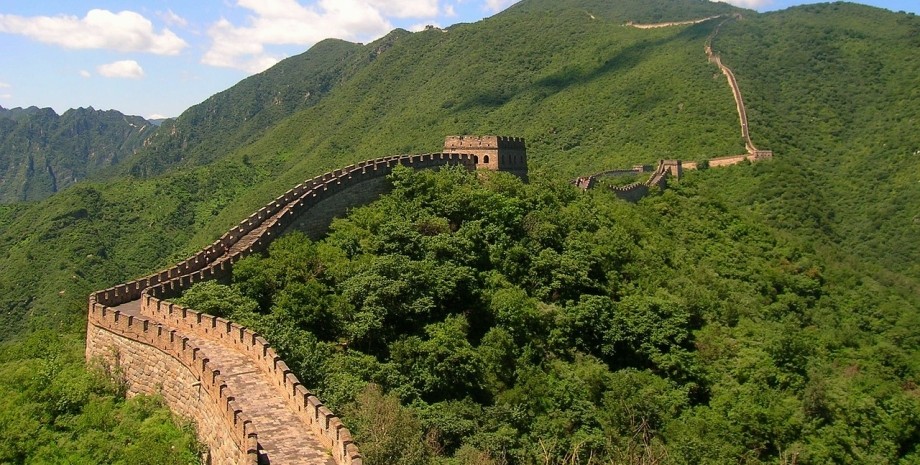 Великая китайская стена, Китай, курьез, полиция, вандализм, вандалы, повреждения