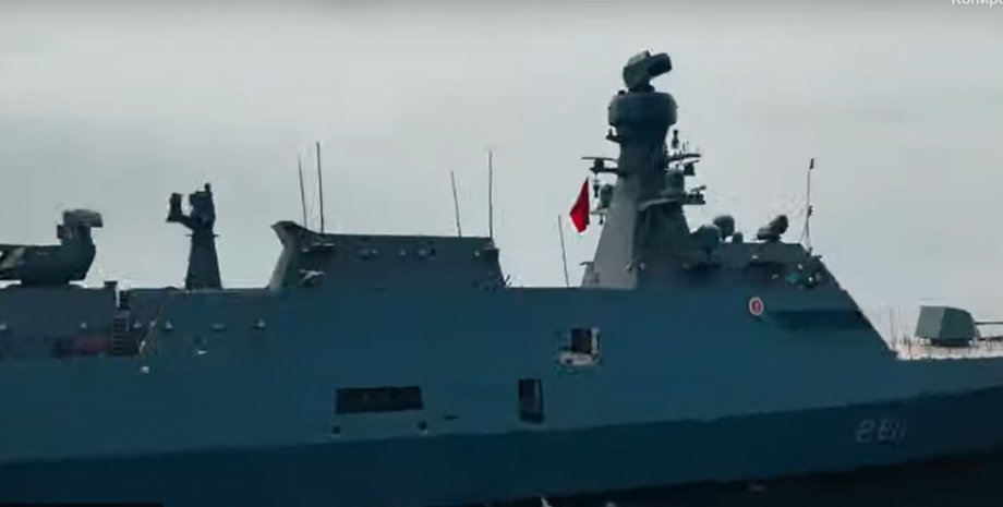 Statek zainstalował już 76 mm Leonardo Super Rapid w nosie i 35 mm Aselsan Gokde...