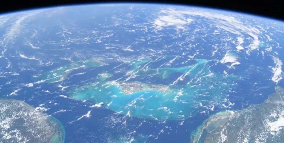 Атлантический океан около Багамских островов, вид с МКС в июле 2024 года океан, атлантический океан, капля в океане