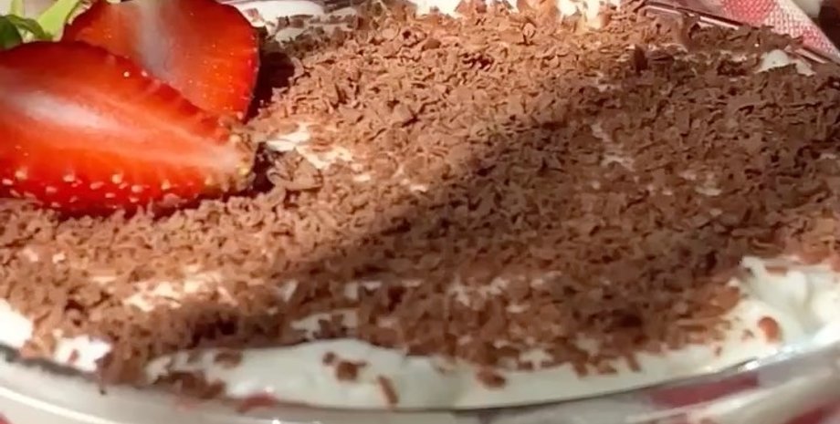 Трайфл с клубникой, десерт, сладкие блюда, блюда с ягодами