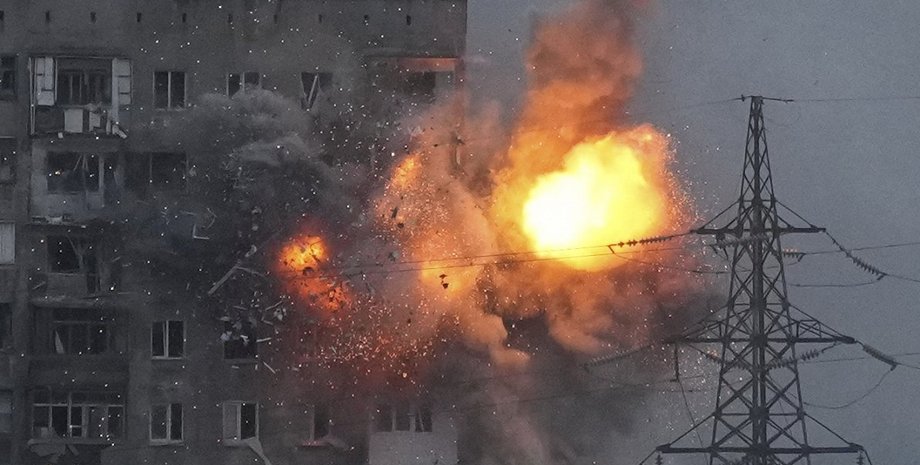 обстрел, попала в дом, удар по дому, удар по многоэтажке