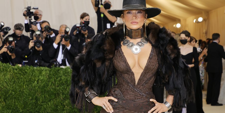 Дженнифер Лопес на Met Gala