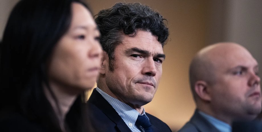 Джо Кент подал в отставку