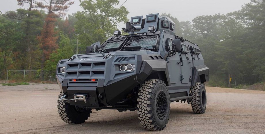 бойовий автомобіль, бронеавтомобіль, допомога Канади Україні, зброя з Канади, постачання зброї в Україну